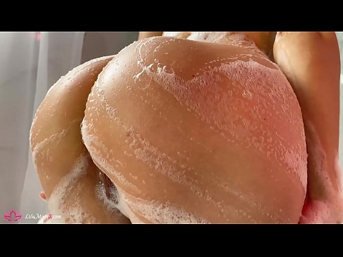 ❤️ Brunette Anapiga Pussy kwa Pussy kwa Vibrator hadi Orgasm kali katika Shower Ngono ❤